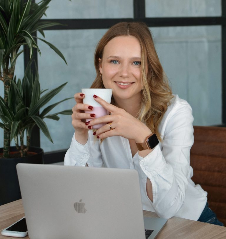 Šiame online vebinare išgirsite viską, ką reikia žinoti apie tvarumo ataskaitų rengimą. Nuo pagrindinių principų ir standartų iki praktinių patarimų, kaip parengti ER reikalavimus atitinkančią tvarumo ataskaitą.
